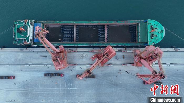 The Port of Suizhong in Liaoning Officially Opens to International Shipping Vessels.