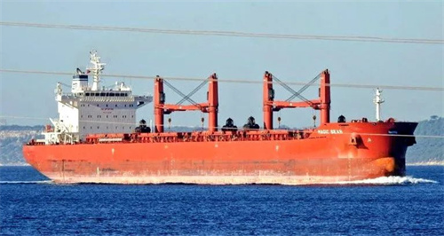 Three major ports attacked! Bulk carrier from China takes on water and sinks after being hit.