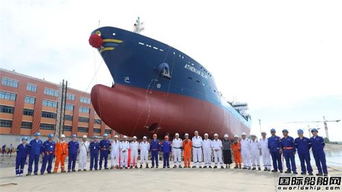 Wuchang Shipbuilding launched the construction of one 18,500 DWT oil/chemical tanker and saw another vessel of the same series successfully launched.