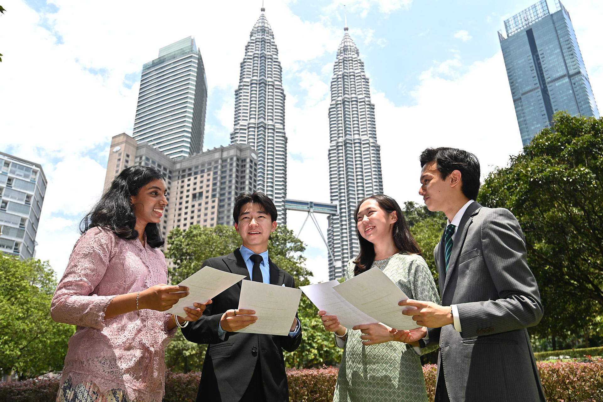 More than 650 SPM 2024 students receive PETRONAS education sponsorships