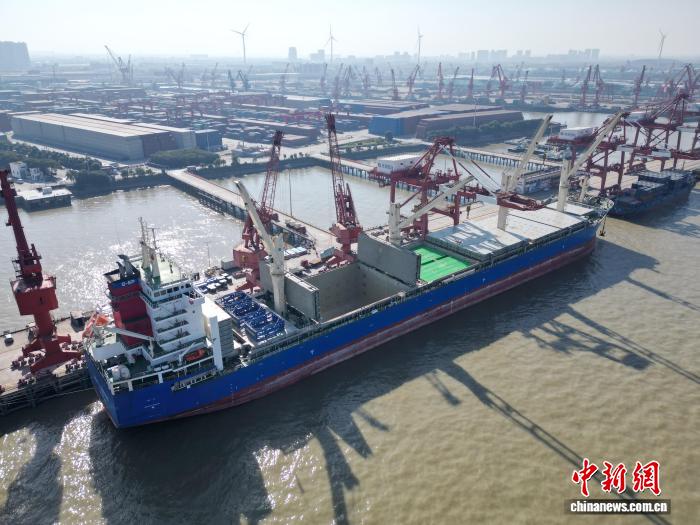 Jiangsu Jiangyin Port’s Largest General Cargo Ship Directly Sails to Norway