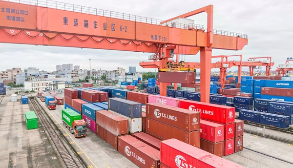 The first railway transport customs supervision operation site in Guigang City has been officially put into use.