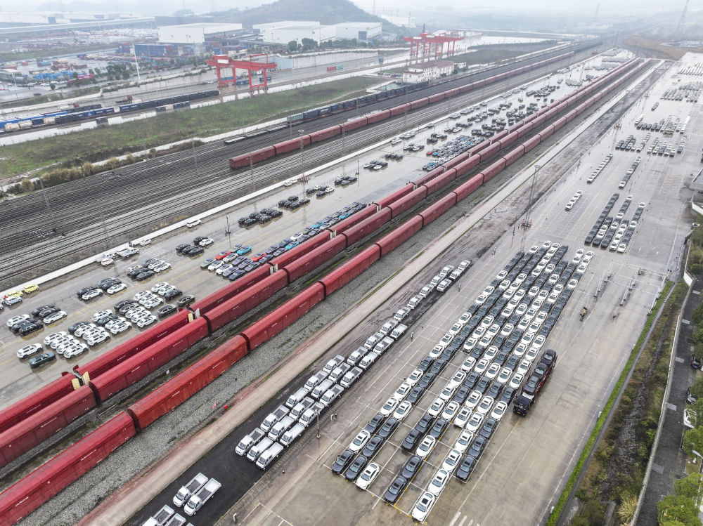 Goods Connect the World, Linking Mountains and Seas; Galloping Thousands of Miles, Continuing the Splendid Chapter—Observation on China-Europe Freight Trains Injecting New Vitality into World Economic Development